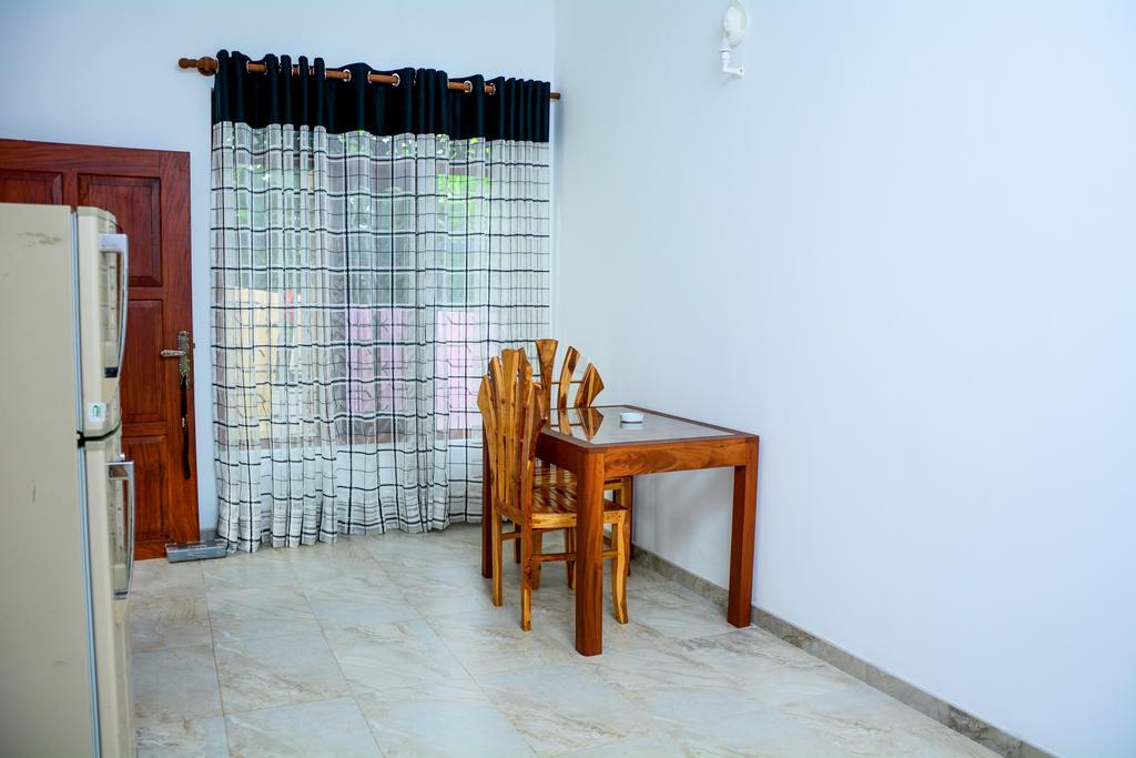 Villa Shanaya Hikkaduwa Buitenkant foto