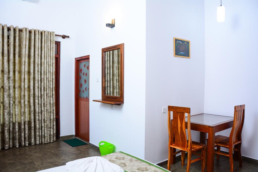 Villa Shanaya Hikkaduwa Buitenkant foto