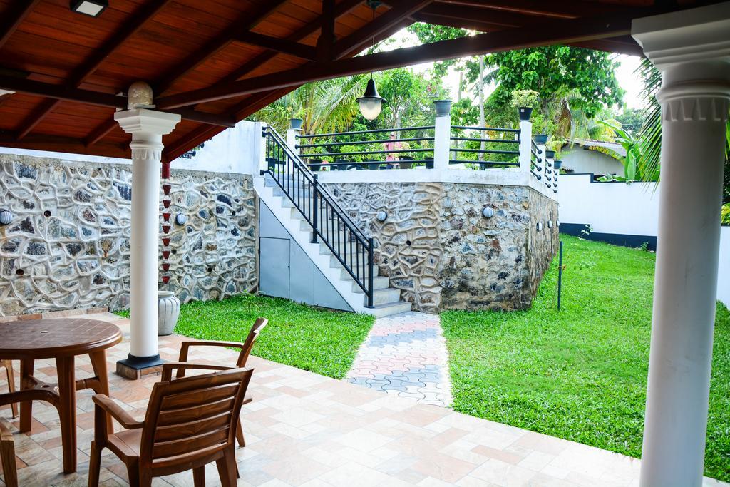 Villa Shanaya Hikkaduwa Buitenkant foto