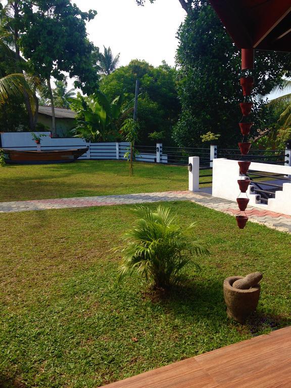 Villa Shanaya Hikkaduwa Buitenkant foto