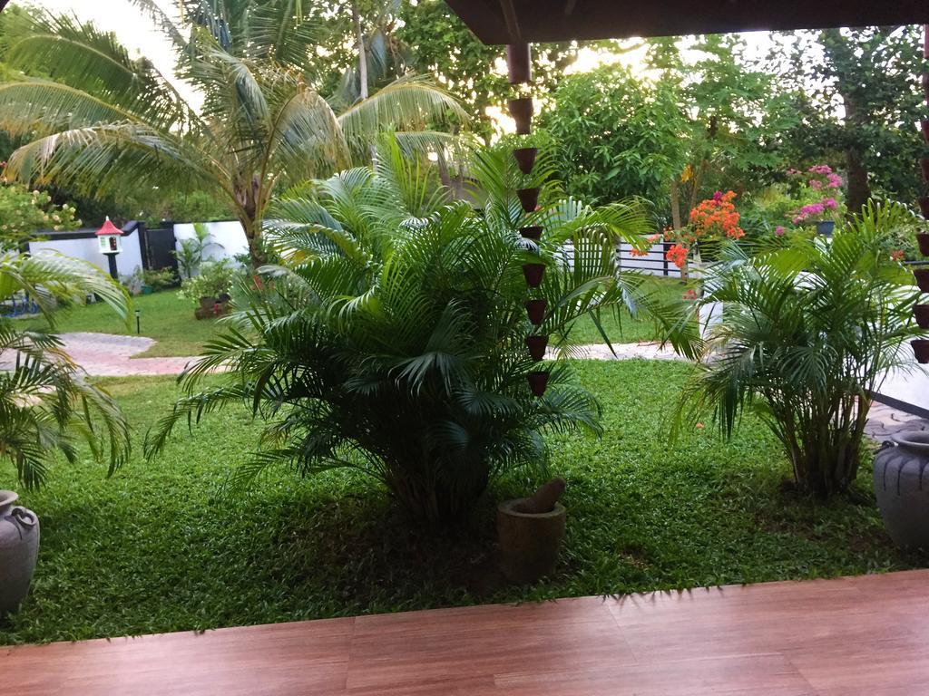 Villa Shanaya Hikkaduwa Buitenkant foto